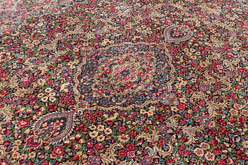 Matta, Kirman, ca 399 x300 cm.