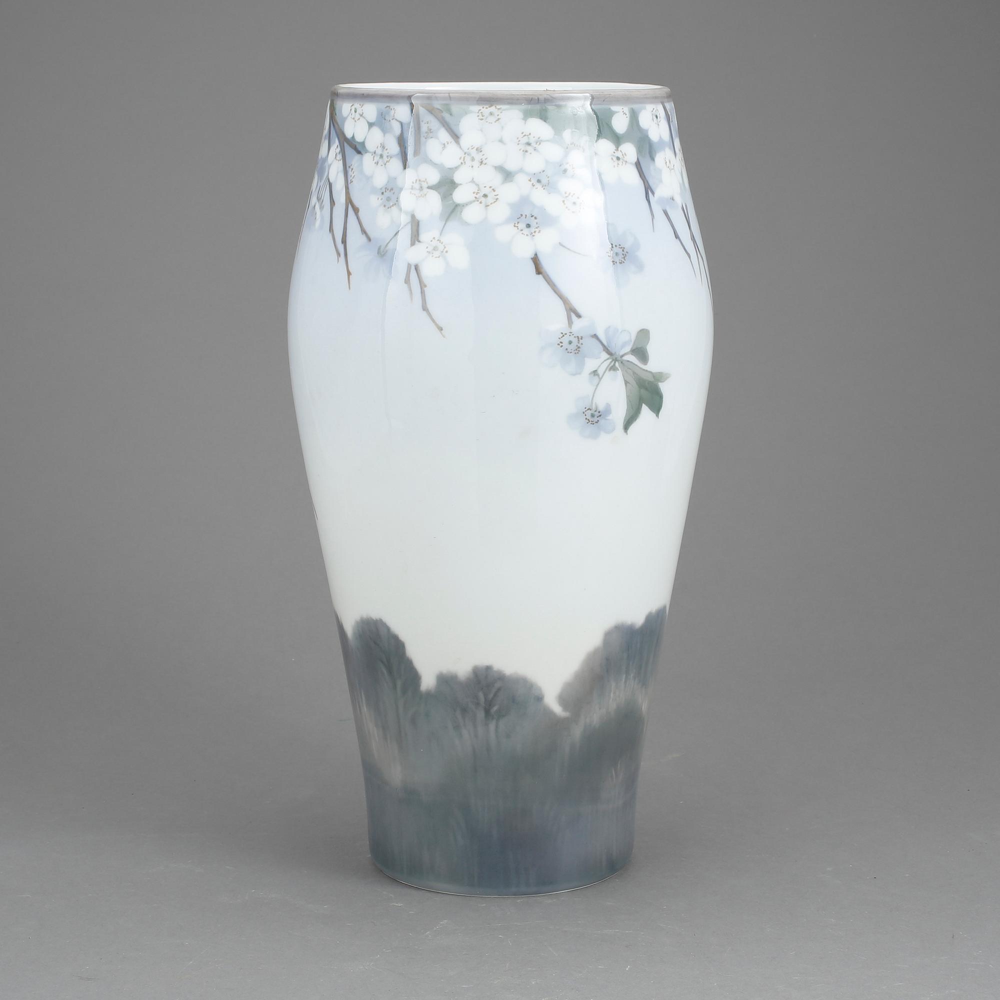 VAS, porslin, Royal Copenhagen, 1900-tal.