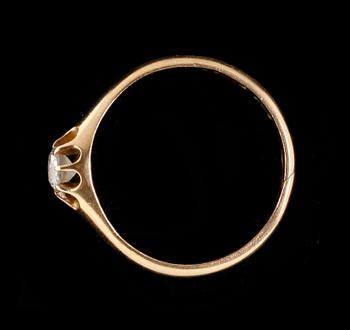 RING, 18k guld med gammalslipad diamant ca 0,25ct. 1926. Vikt 2,8g.