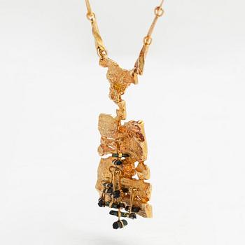 Björn Weckström, A 18K gold and tourmaline necklace 'Flowering wall'. Lapponia 1974.