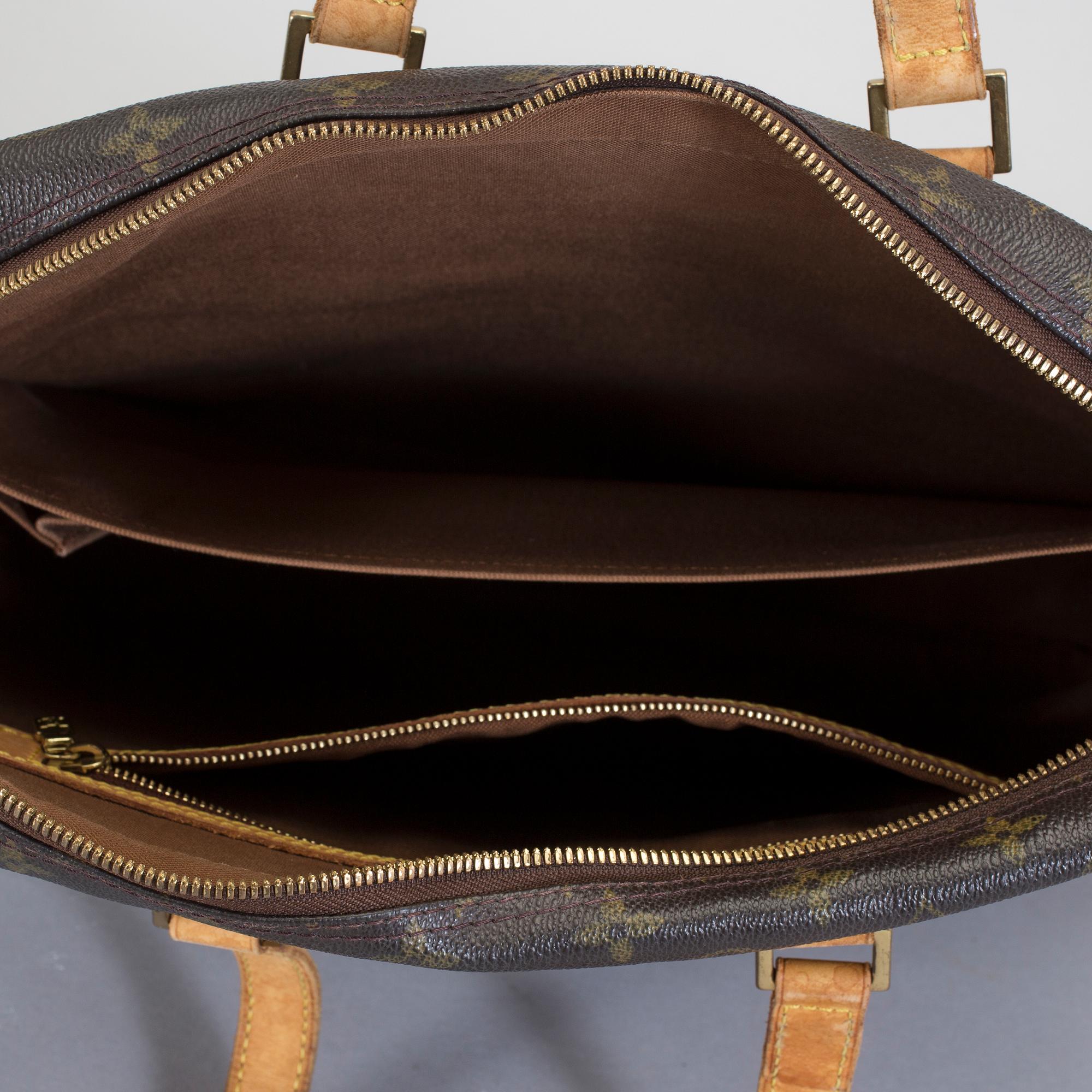 VÄSKA, "Porte Documents Pegase", Louis Vuitton.