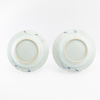 Deep plates 6 pcs and berry plates 2 pcs China Qianlong (1736-95) porcelain.