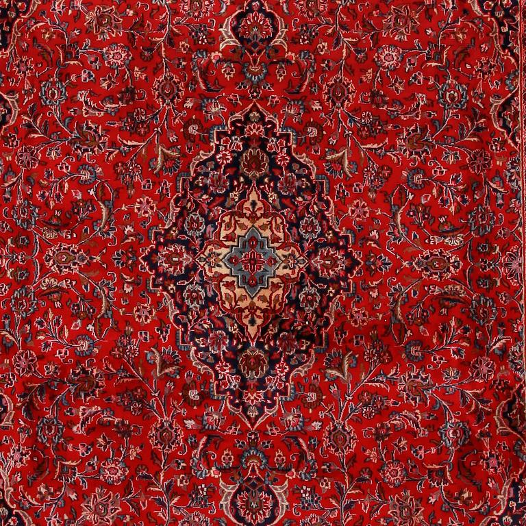 MATTA, Meshed, ca 390 x 290 cm.