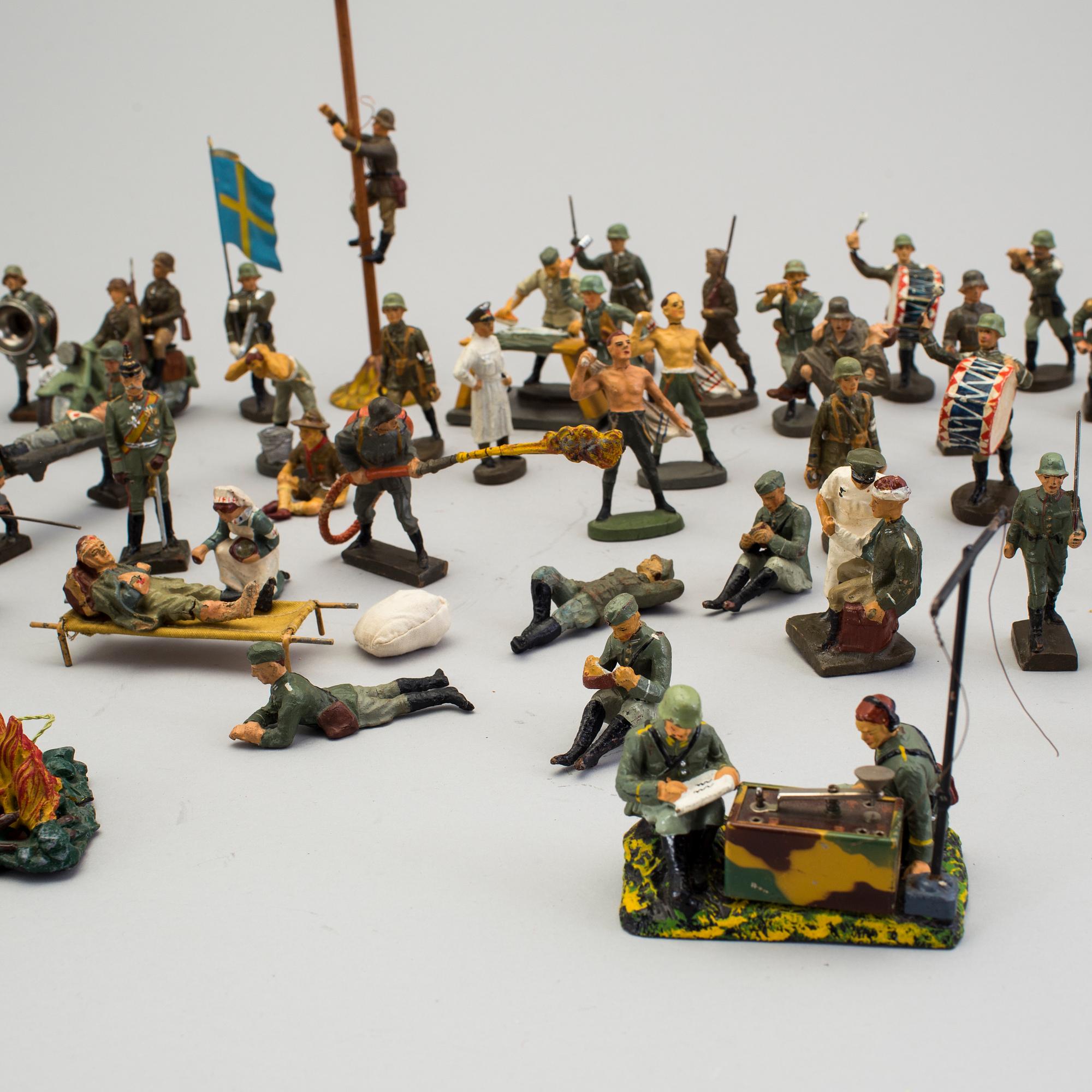 ELASTOLIN OCH LINEOL, samling med 65 figurer, Tyskland, 1930/40-tal.
