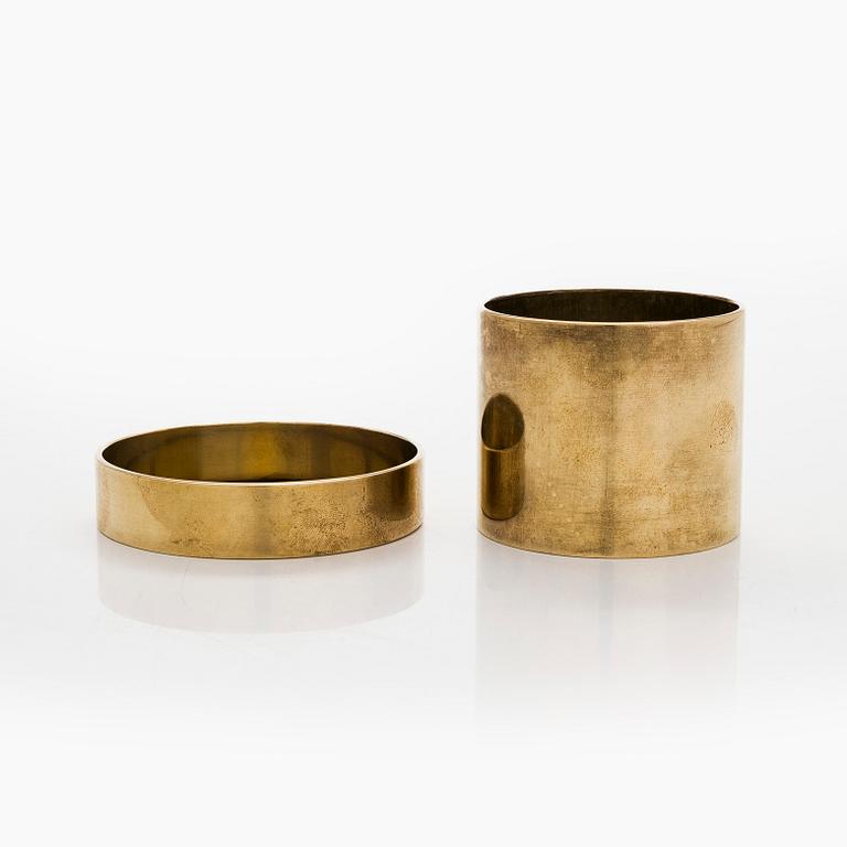 Maija Heikinheimo, a set of two mid-20th century brass jars, manufacturer Valaistustyö for Artek.