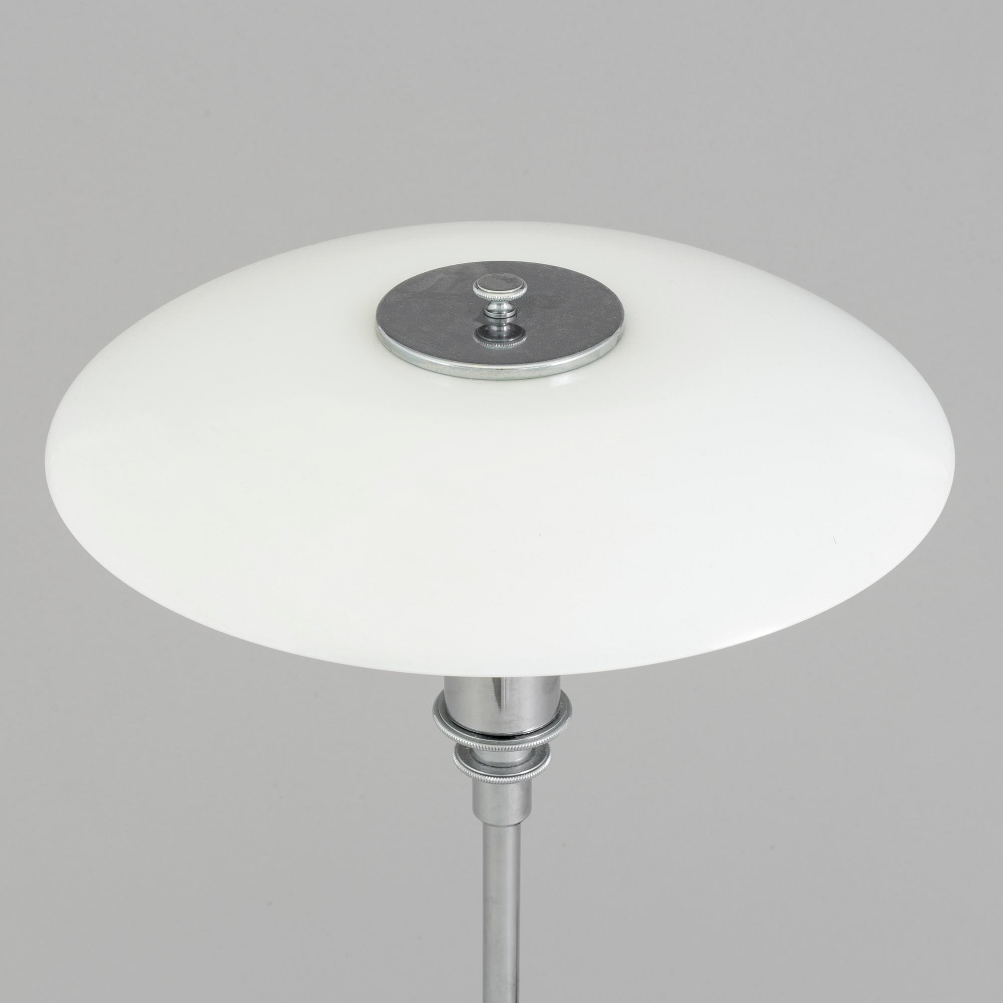 POUL HENNINGSEN, bordslampa, PH 2/1, för Louis Poulsen.