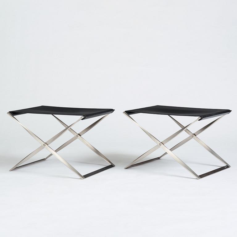 Poul Kjaerholm, taburetter, ett par "PK-91", Fritz Hansen, Danmark.