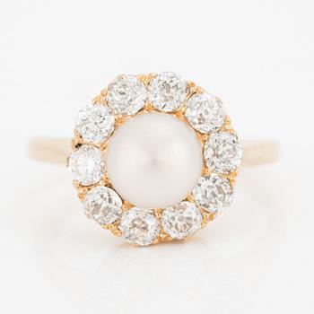 Ring, carre cut model 18K gold with button pearl and old-cut diamonds.