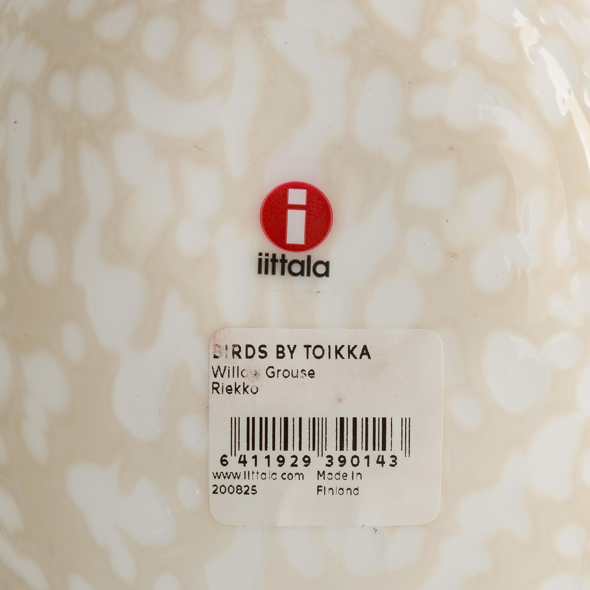 Oiva Toikka, A set of three glass birds, signed O. Toikka Iittala, Finland.