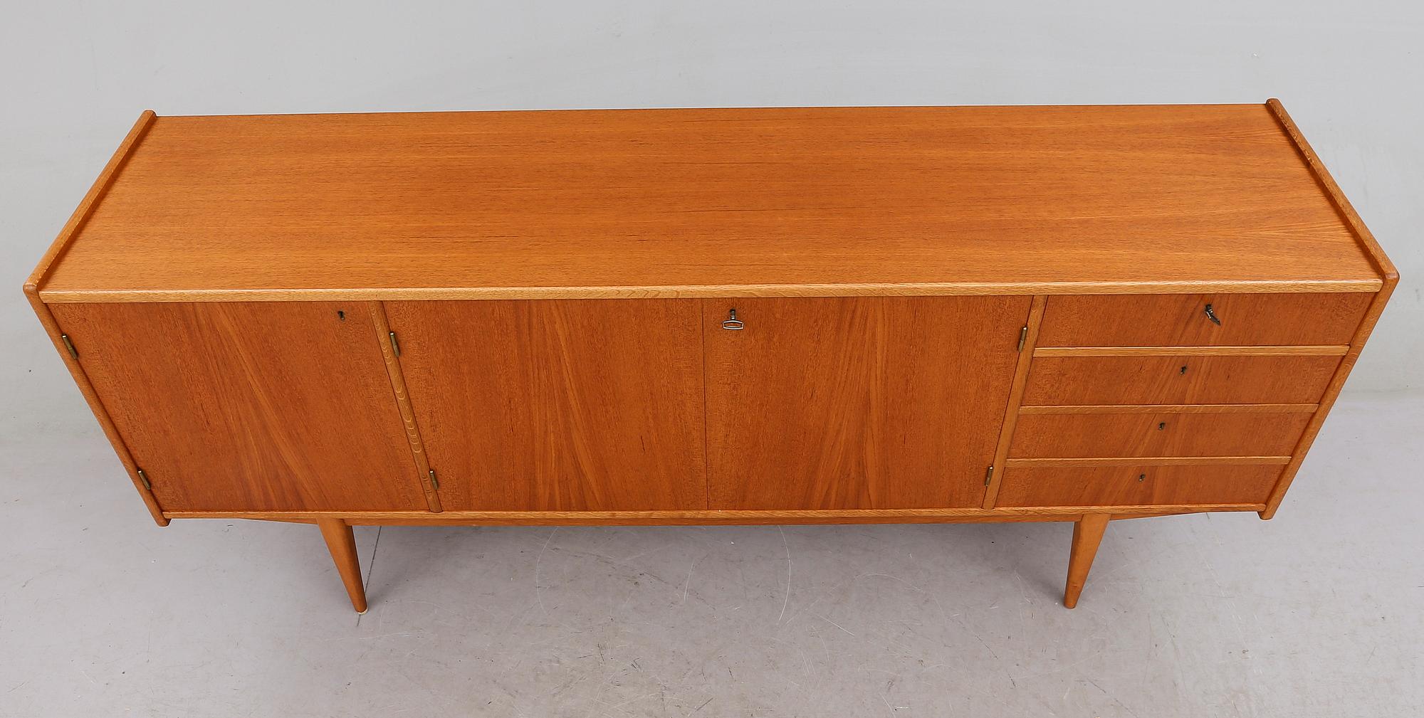 SIDEBOARD, 1900-talets andra hälft.