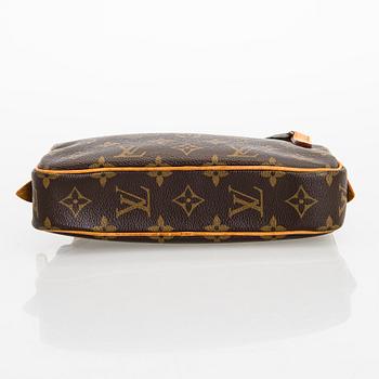 Louis Vuitton, "Marly Bandouliere" bag.