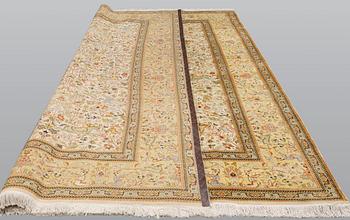 A carpet, Tabriz, Tabatabai, c. 377 x 288 cm.