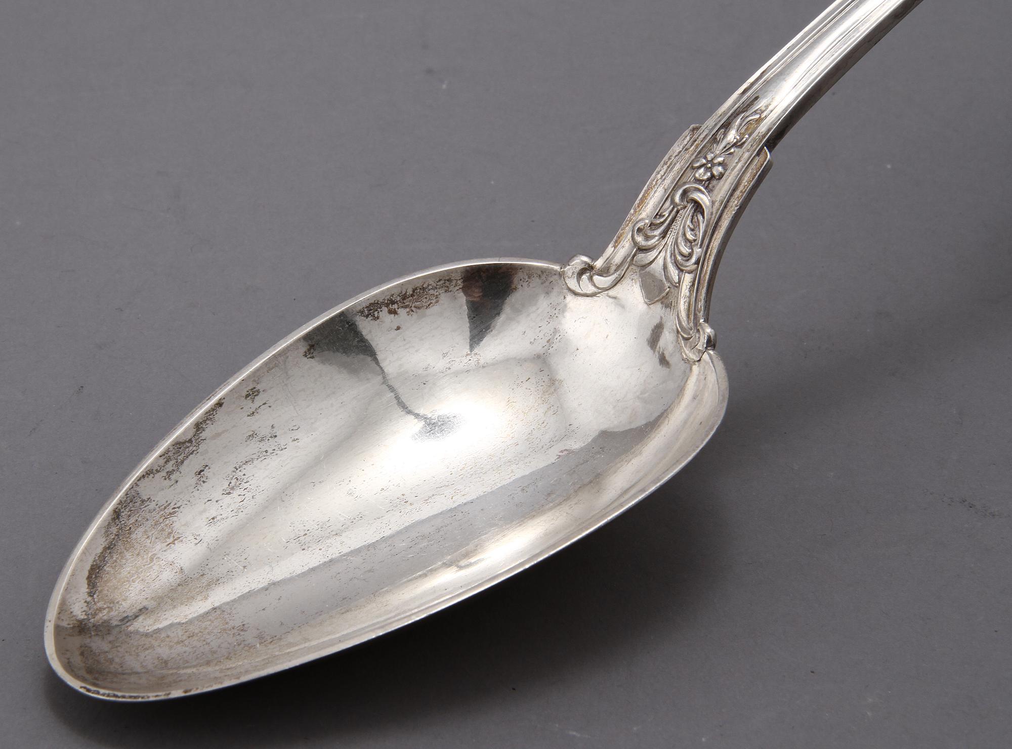 SOPPSLEV, SERVERINGSSKEDAR, ett par samt STRÖSKEDAR, ett par, silver, G Dahlgren, 1865. Ca 650 gr.