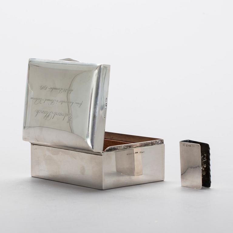 CIGARETTSKRIN, silver, K Andersson 1919. Tot ca 420g.