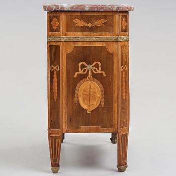 BYRÅ, tillskriven Jonas Hultsten (mästare i Stockholm 1773-1794), gustaviansk.