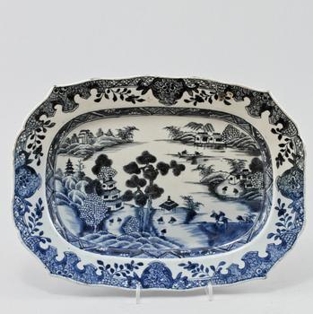 Fat, porslin, Kina, 1700-talets andra hälft.