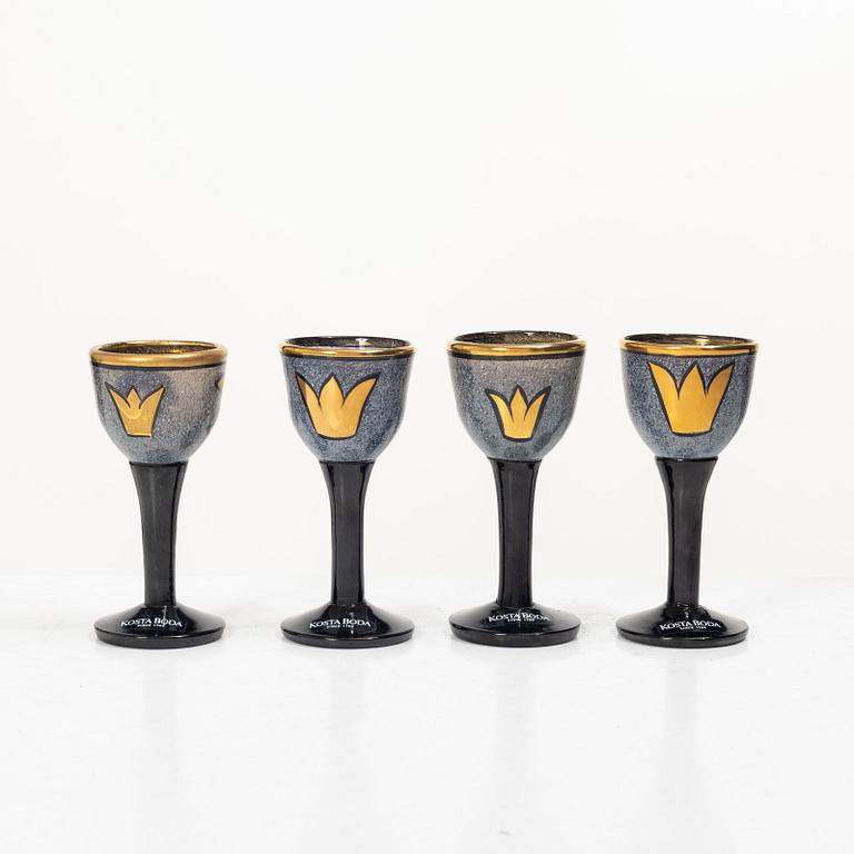Ulrica Hydman-Vallien, 2+4 vinglas samt vaser, 2 st, Kosta Boda.