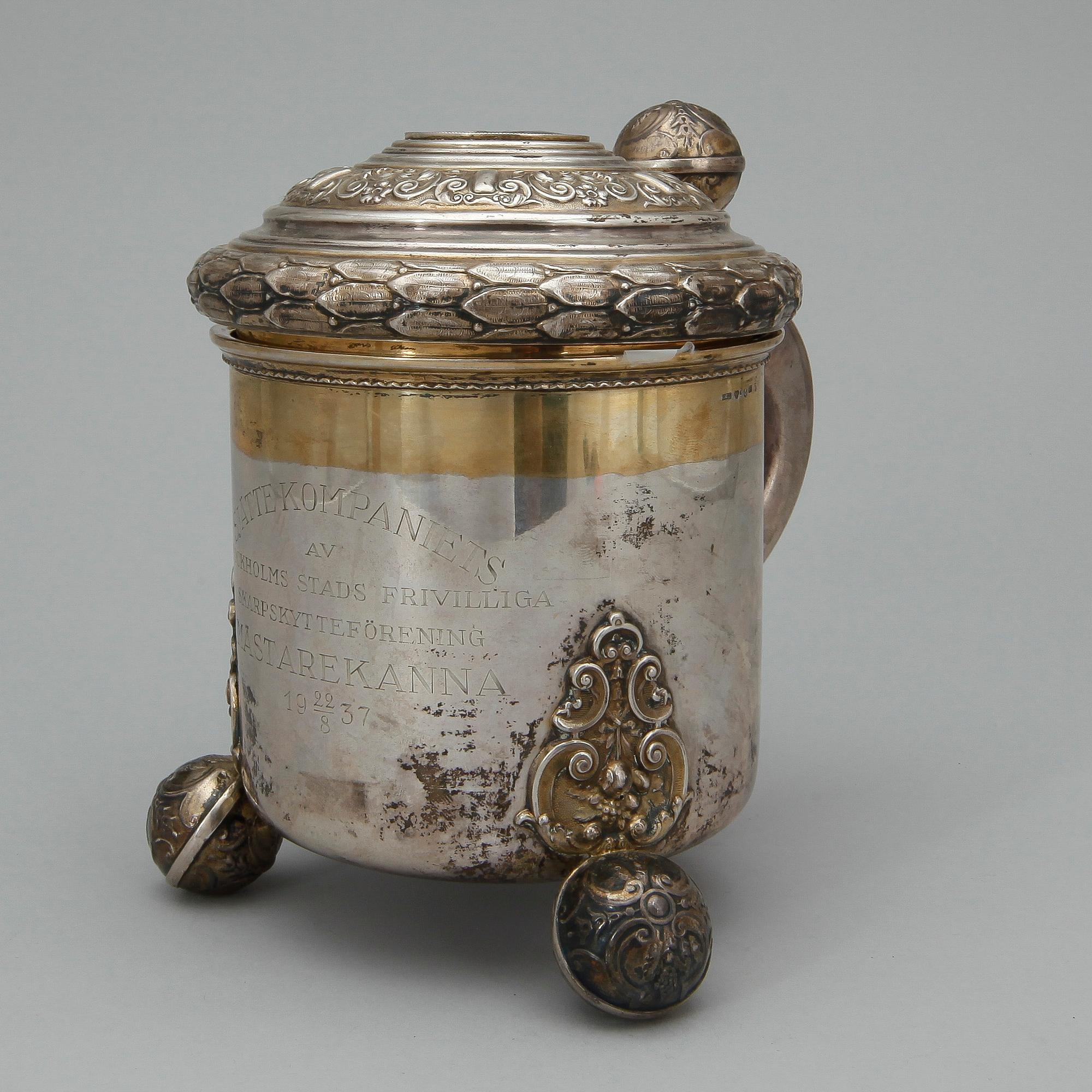 DRYCKESKANNA, silver, CG Hallberg, Stockholm, 1937, vikt ca 580g.