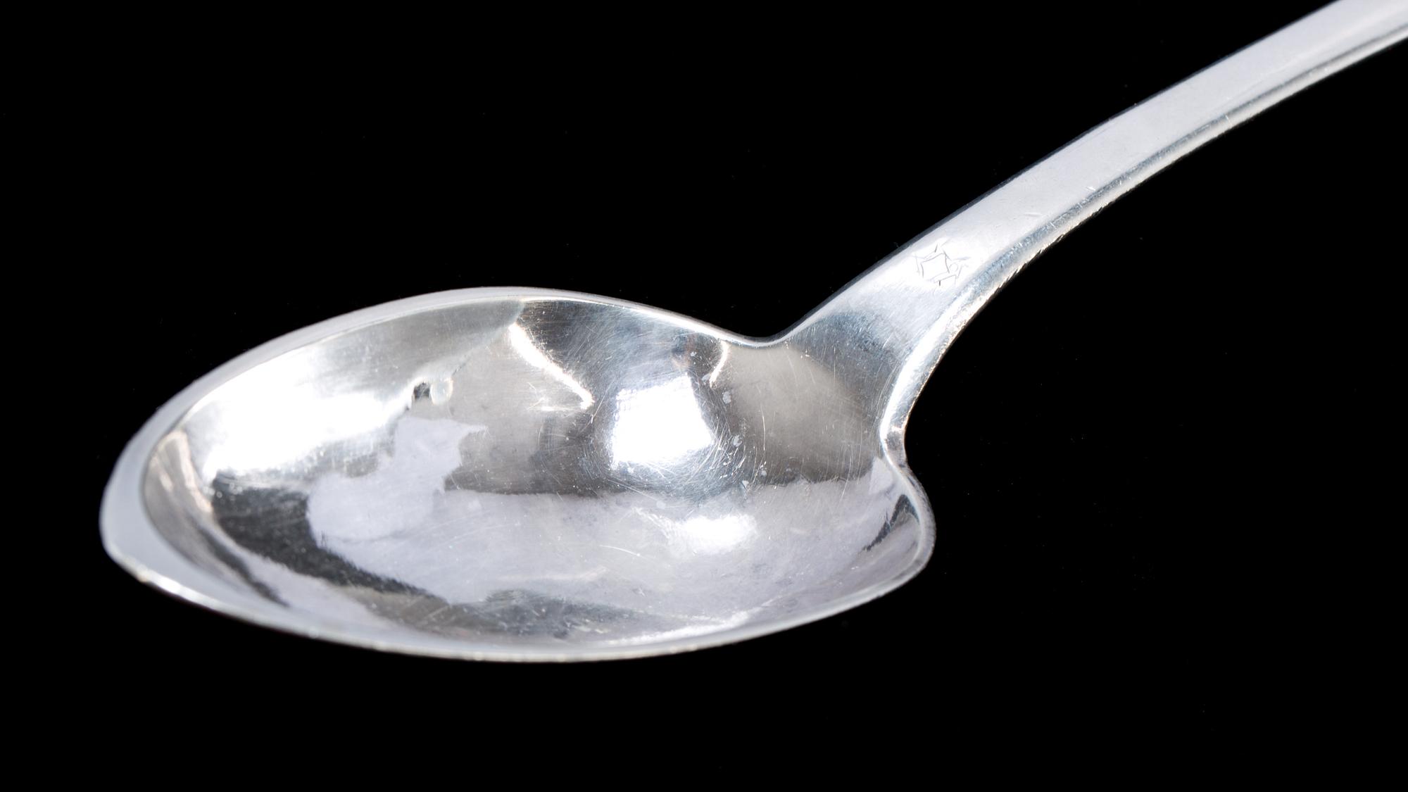 RAGUSKED, silver. Frankrike. 155g.