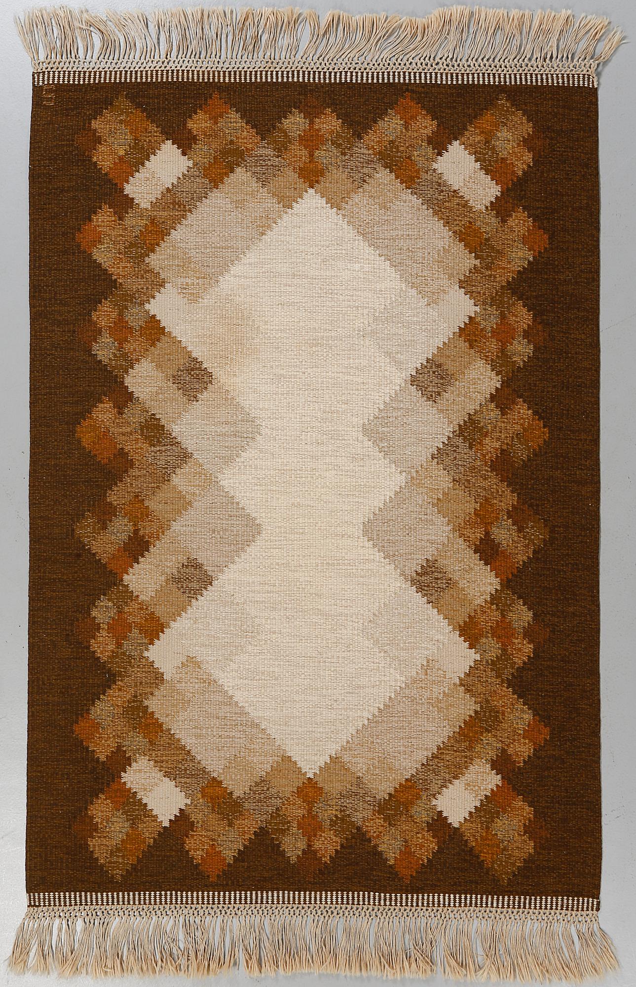 MATTA, rölakan, "Korall", Britta Swefors, signerad S, 1900-talets andra hälft, ca 200 x 140 cm.