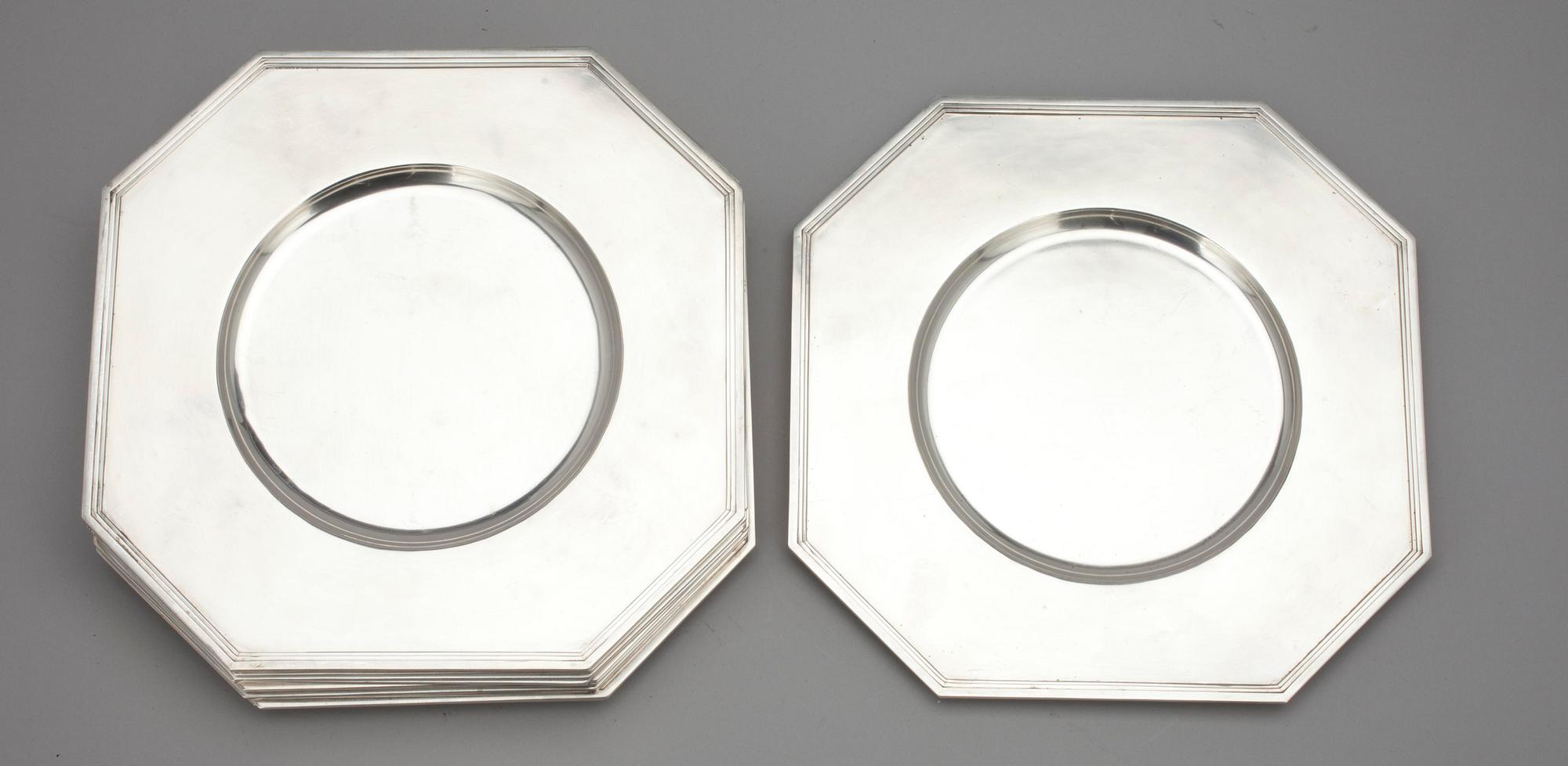 HOPEALAUTASTA, 12 kpl, sterling hopeaa. Lantz Tukholma 1973. Kokonaispaino n. 8,9 kg.