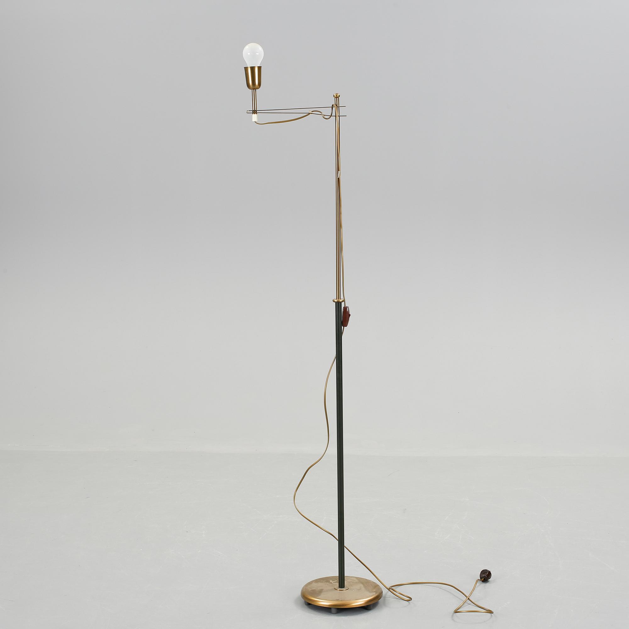 GOLVLAMPA, mässing, 1900-talets andra hälft.