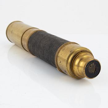 A brass telescope, around 1900.