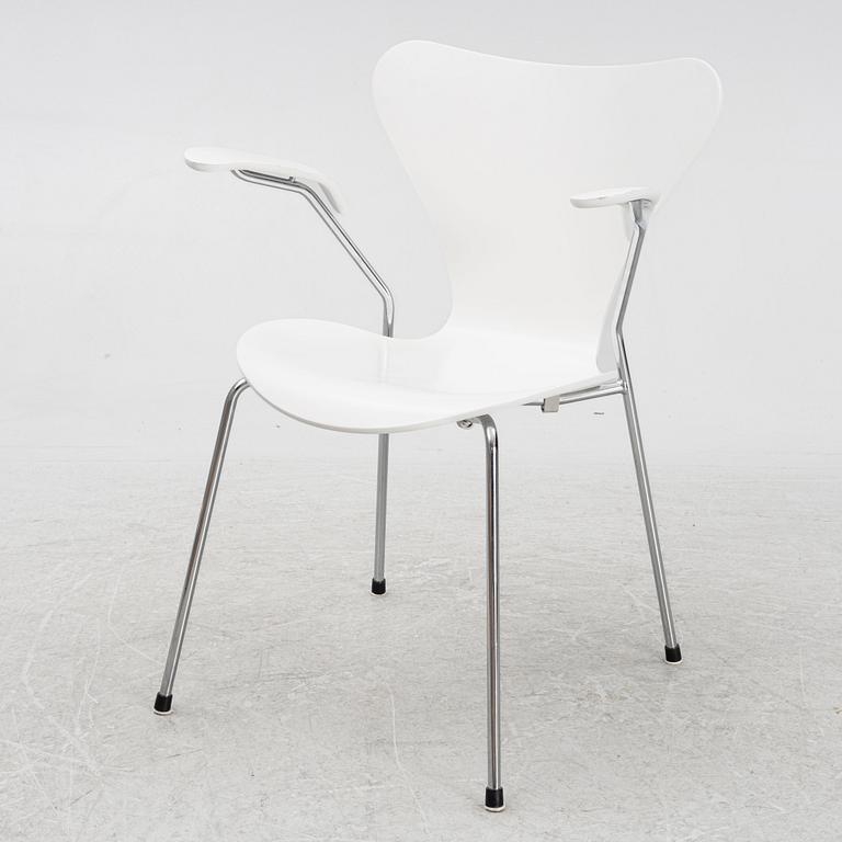 Arne Jacobsen, karmstol, "Sjuan", Fritz Hansen, Danmark, 2002.