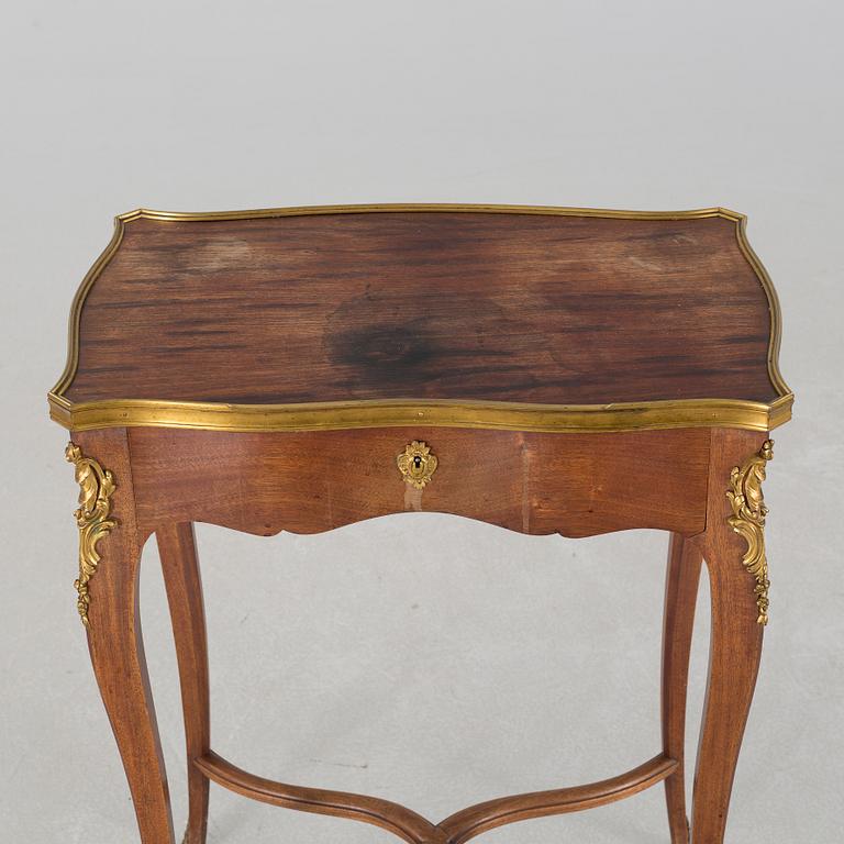 BORD, nyrokoko, signerat P. Sormani (Paul Sormani), Paris, 1800-talets andra hälft.