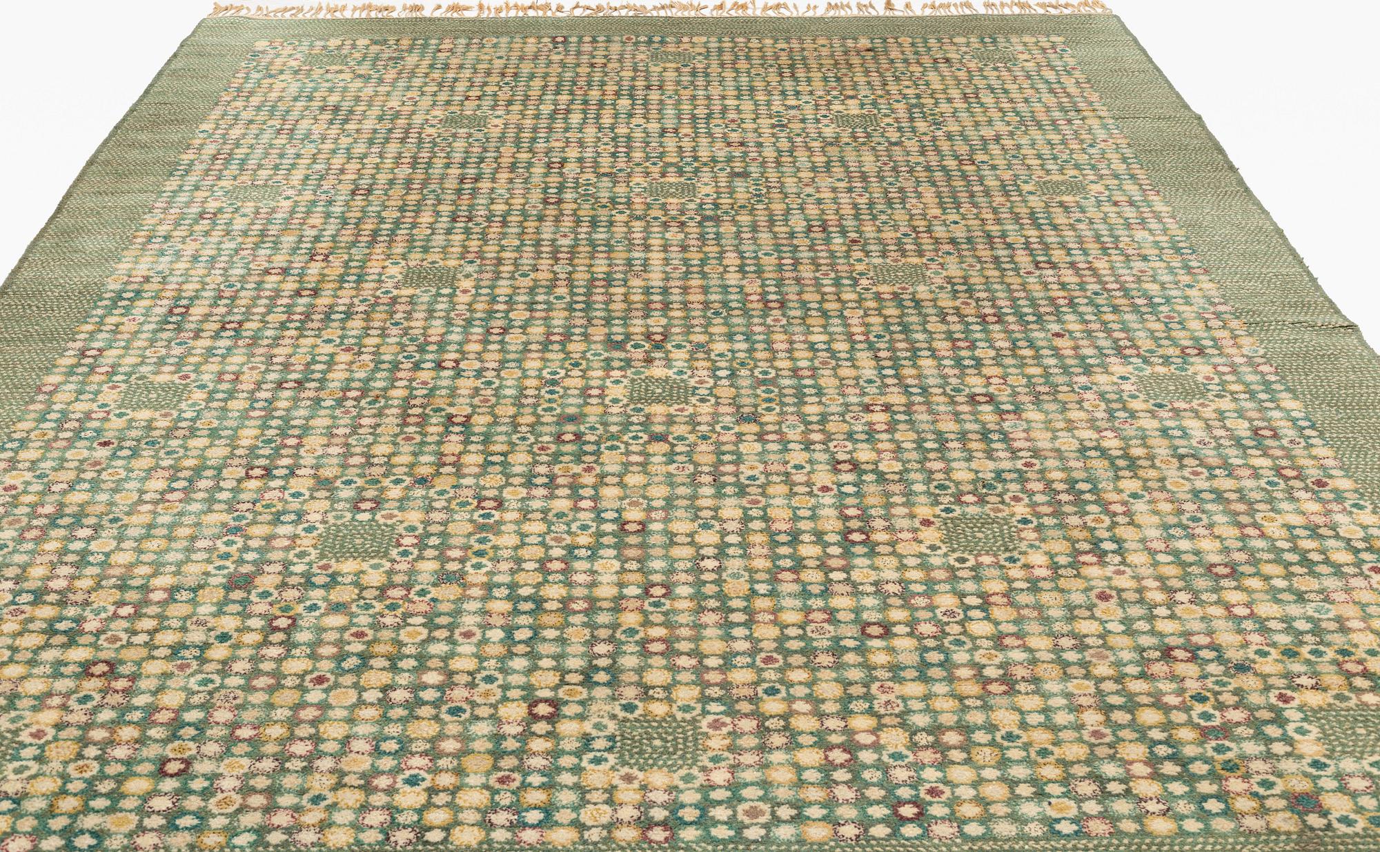 Barbro Nilsson, matta, "Bankrabatten grön", flossa, ca 441 x 300 cm, signerad AB MMF BN.