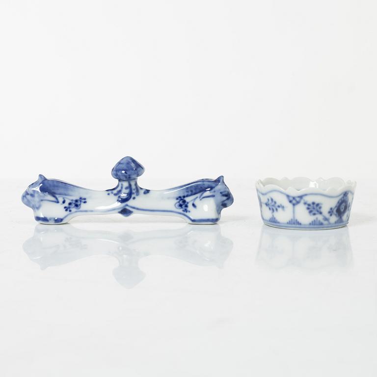 Royal Copenhagen, dinner and coffee service, 81 pcs, Blue Fluted, Full and Half Lace.