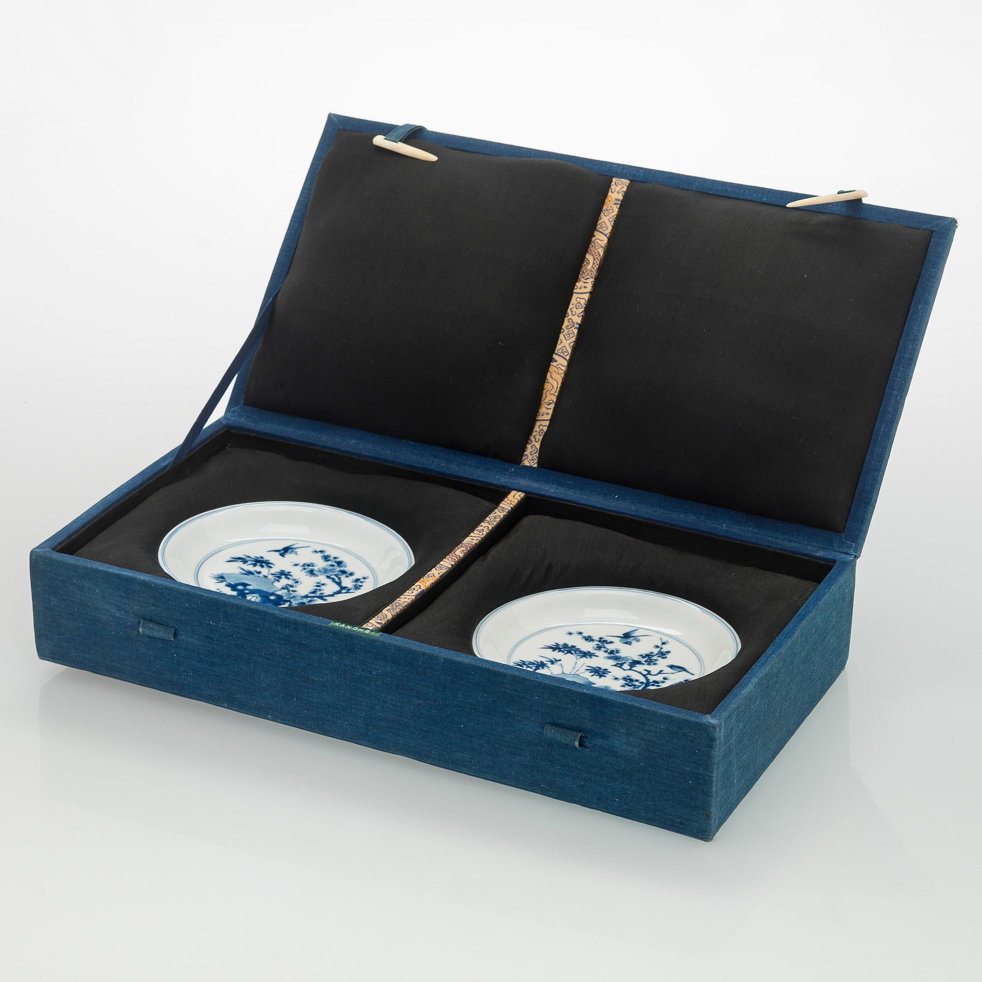 Two 18th-century Chinese porcelain dishes.