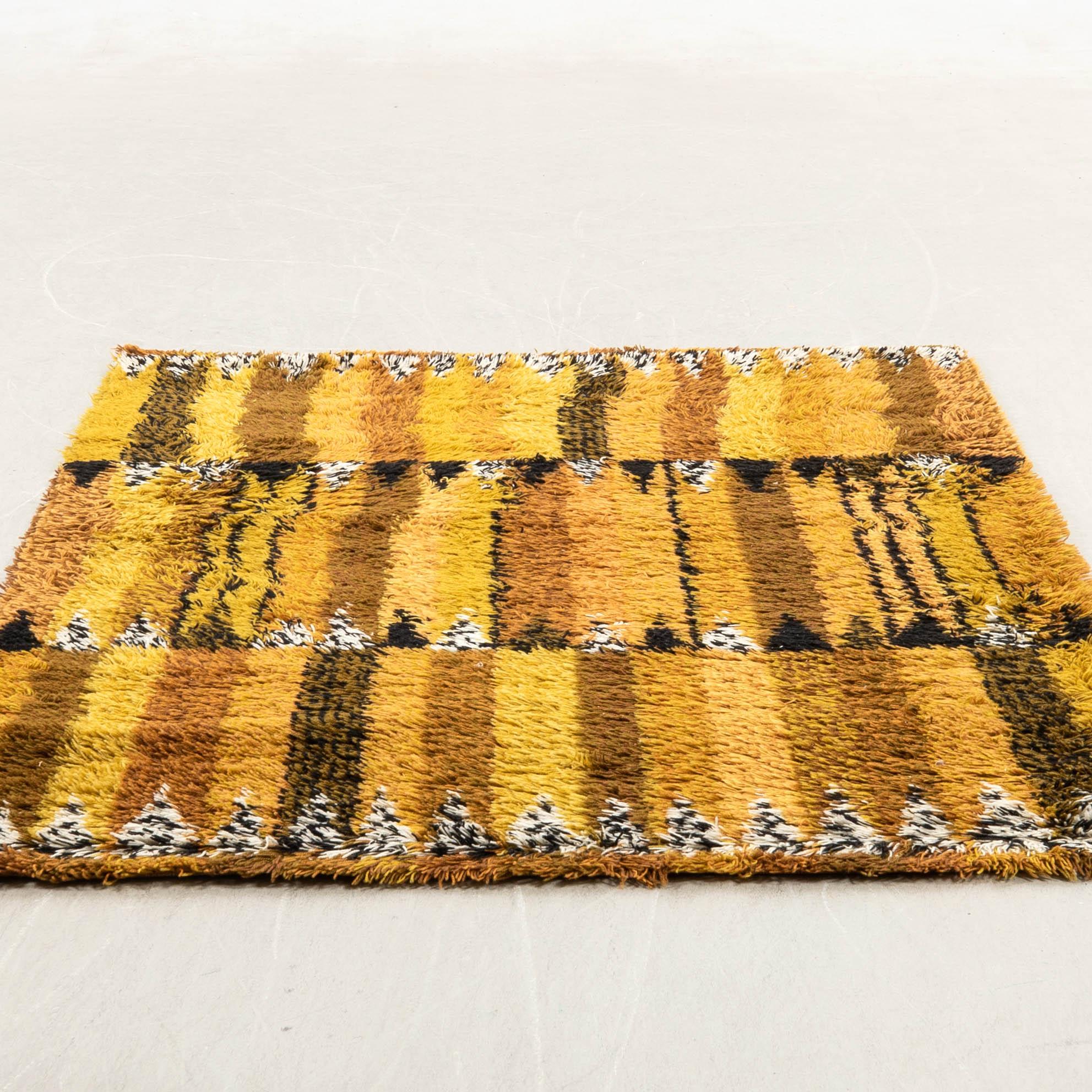 Marianne Richter, rya maskinvävd "Stegeborg" för Östergyllen Wahlbäcks fabriker Linköping ca 1200 cm.