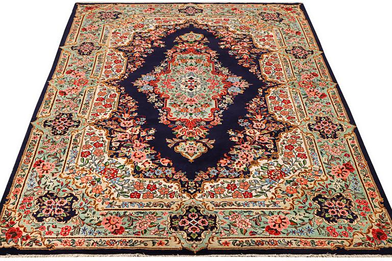 Matta, Sarough, ca. 317 x 216 cm.