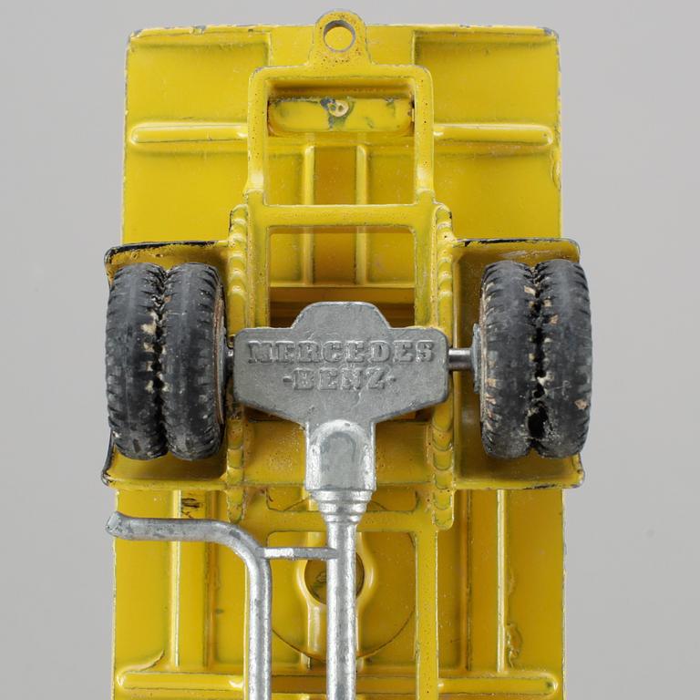 LEKSAKSBILAR, 4 stycken, metall, Tekno, Danmark.