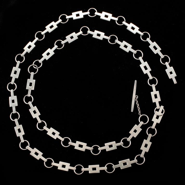 HALSCOLLIER, sterlingsilver, Elov Arenhill, Elona, Malmö 1962. Vikt ca 70 gram.