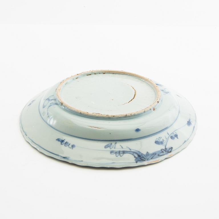 A blue and white dish and cup, Ming dynasty.