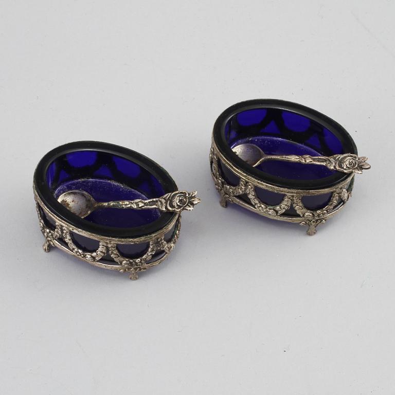 SALTKAR, ett par, glas och silver, svenska importstämplar, 1900-tal.