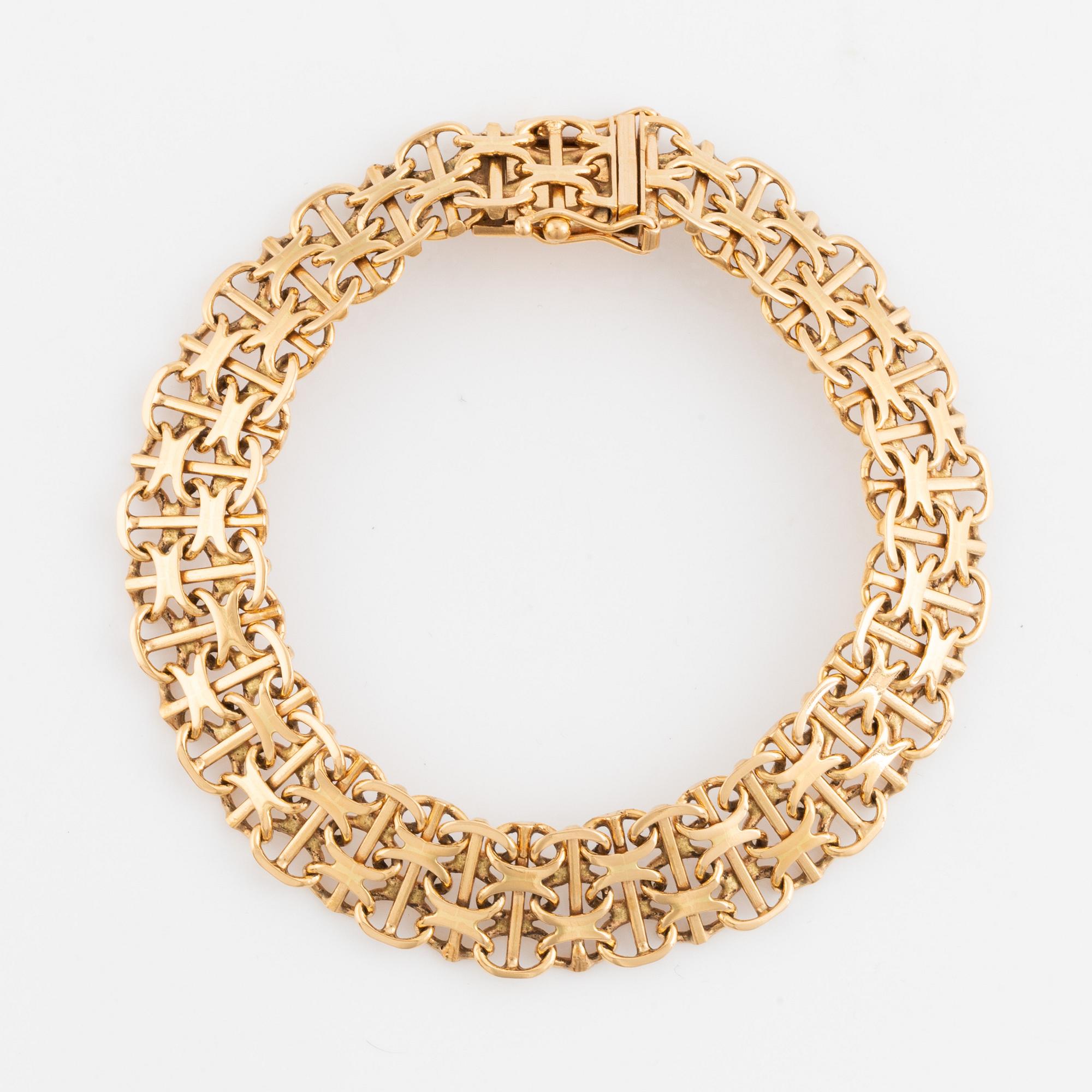 18K gold bracelet.