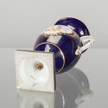 URNA / VAS, porslin, Meissen 1934-1972.