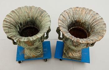 TRÄDGÅRDSURNOR, 1 par, 1900-/2000-tal.