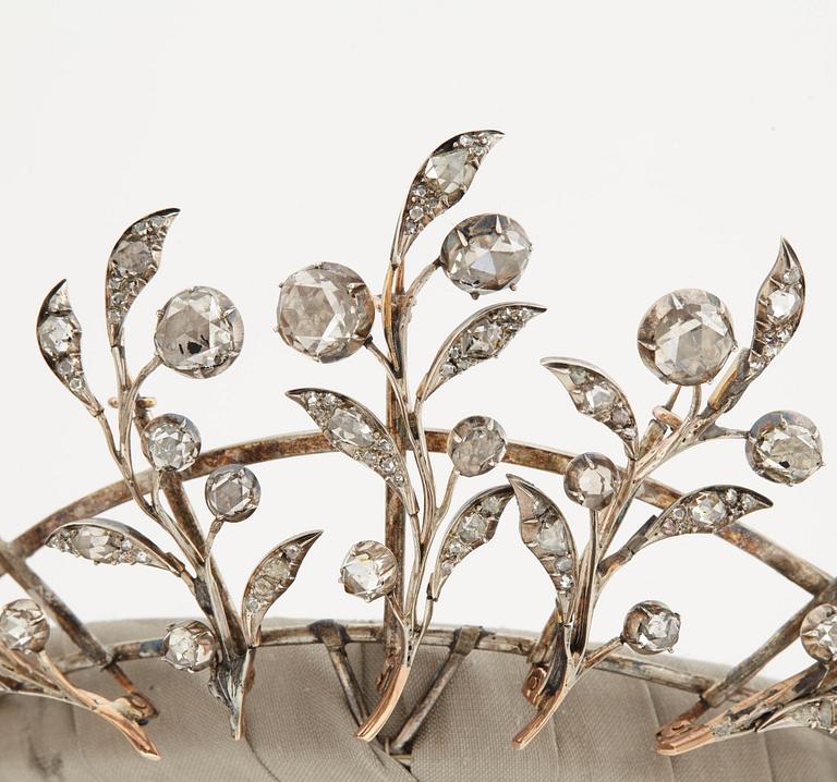 A rose cut diamond tiara/broches.