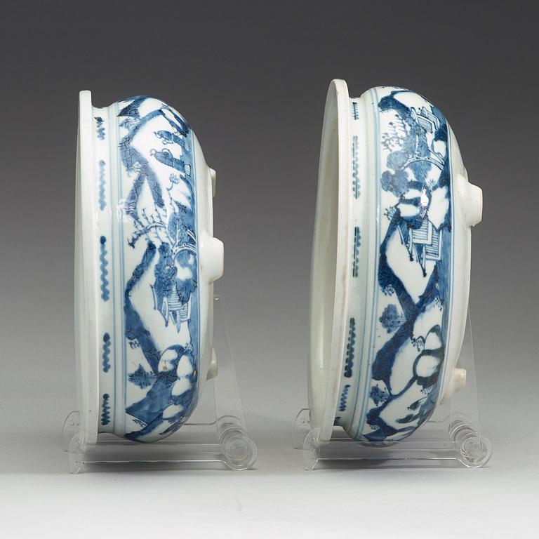 Two blue and white censers, Qing dynasty, 18th century.