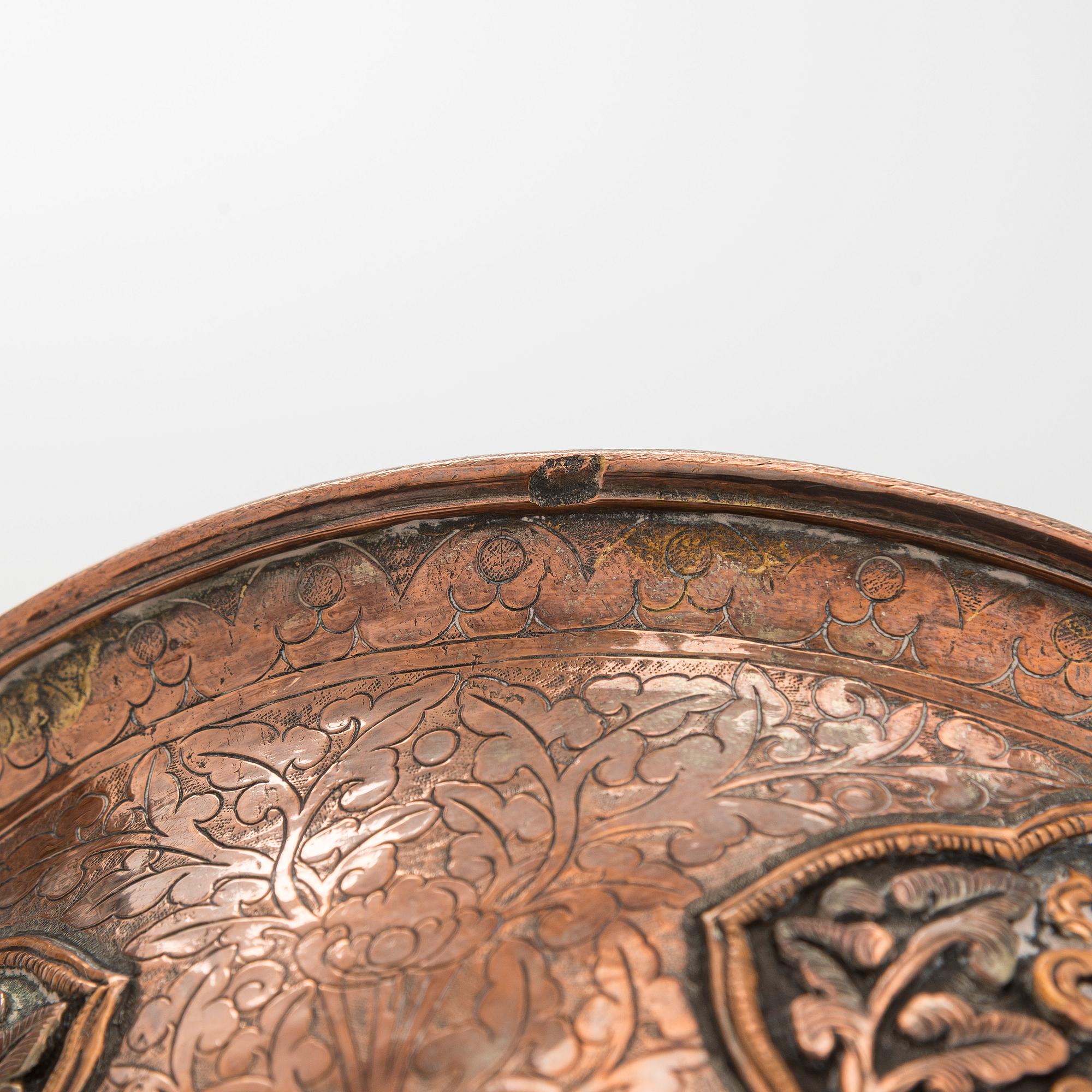 Voiamppupari, Tiibet, kupari, hopeoitu koristelu. 1800-luku.