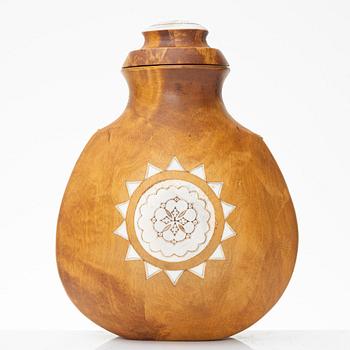 Anders Sunna, A signed flask.