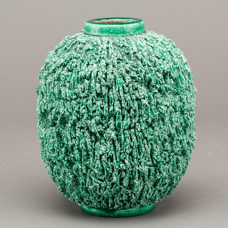 GUNNAR NYLUND, vas, "Igelkott" chamotterat stengods, Rörstrand, 1900-talets mitt/andra hälft.