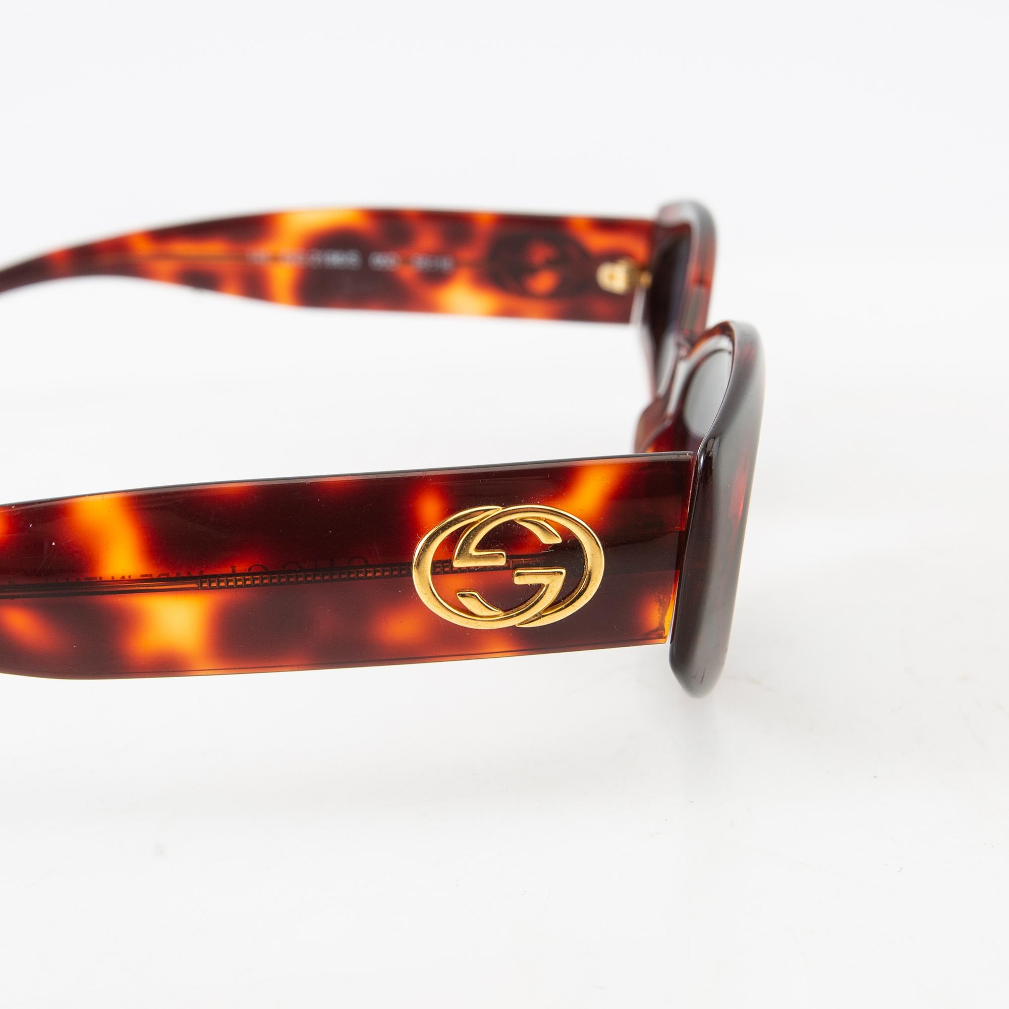 Gucci, sunglasses, a pair.