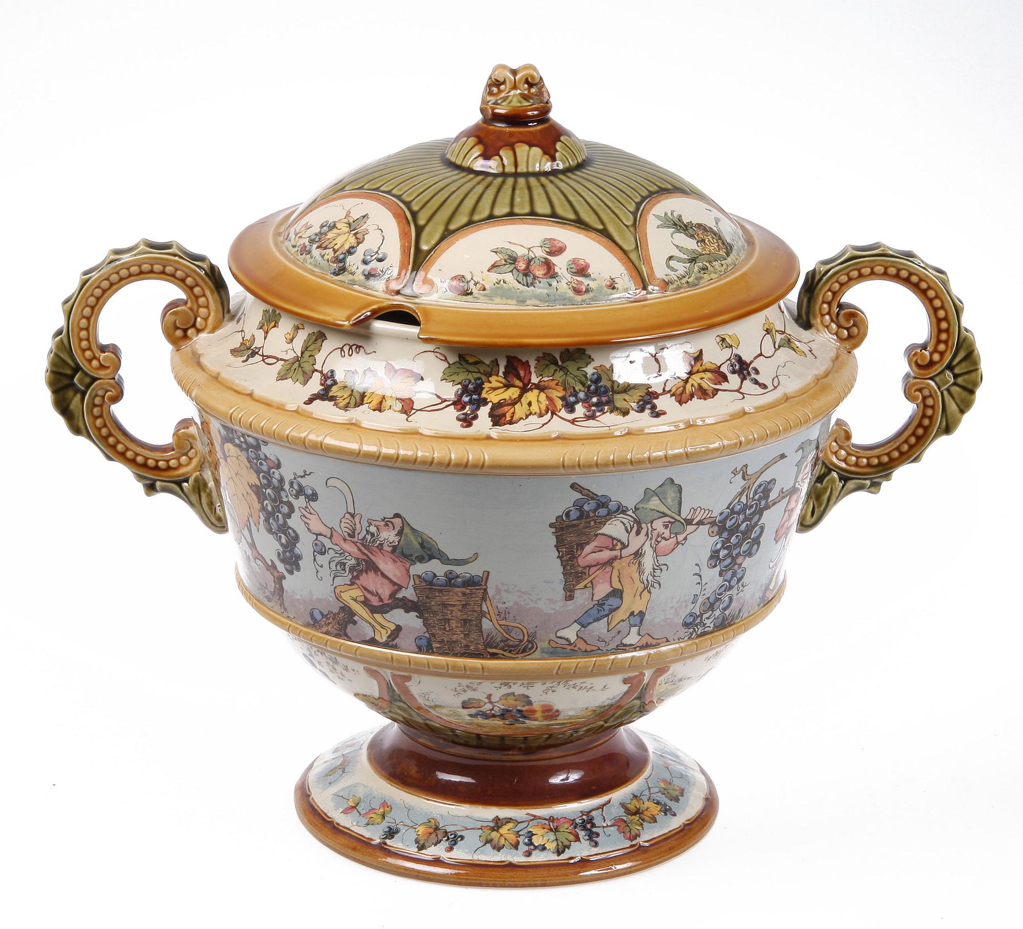 BÅLSKÅL, majolika, 1800/1900-tal.