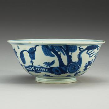 A blue and white bowl, Ming dynasty, Wanli (1573-1620), with Chenghua six character mark.