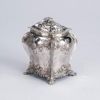 TEDOSA, sterlingsilver, London 1766. Vikt ca 268 g.